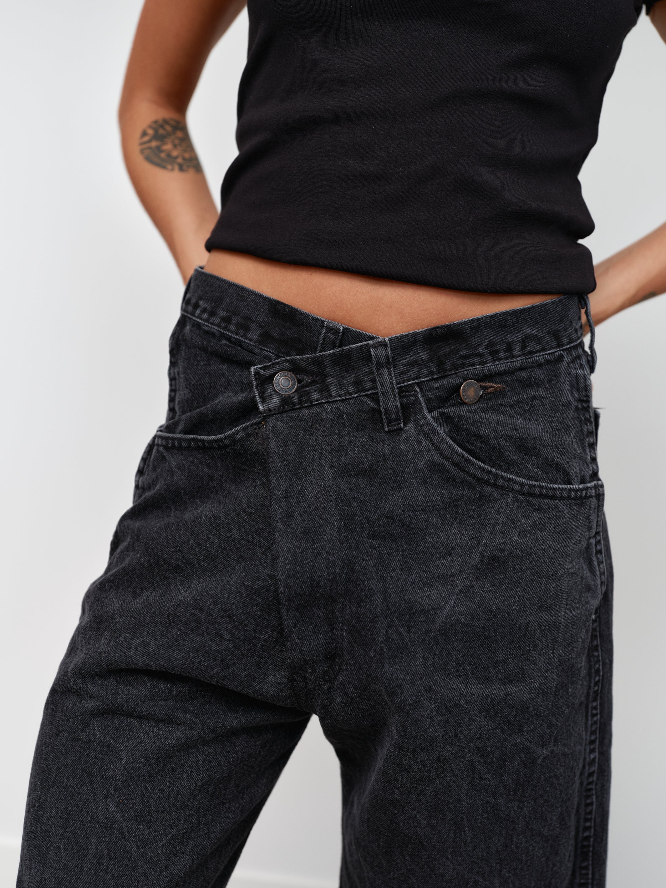 CROSSOVER SHORT - BLACK